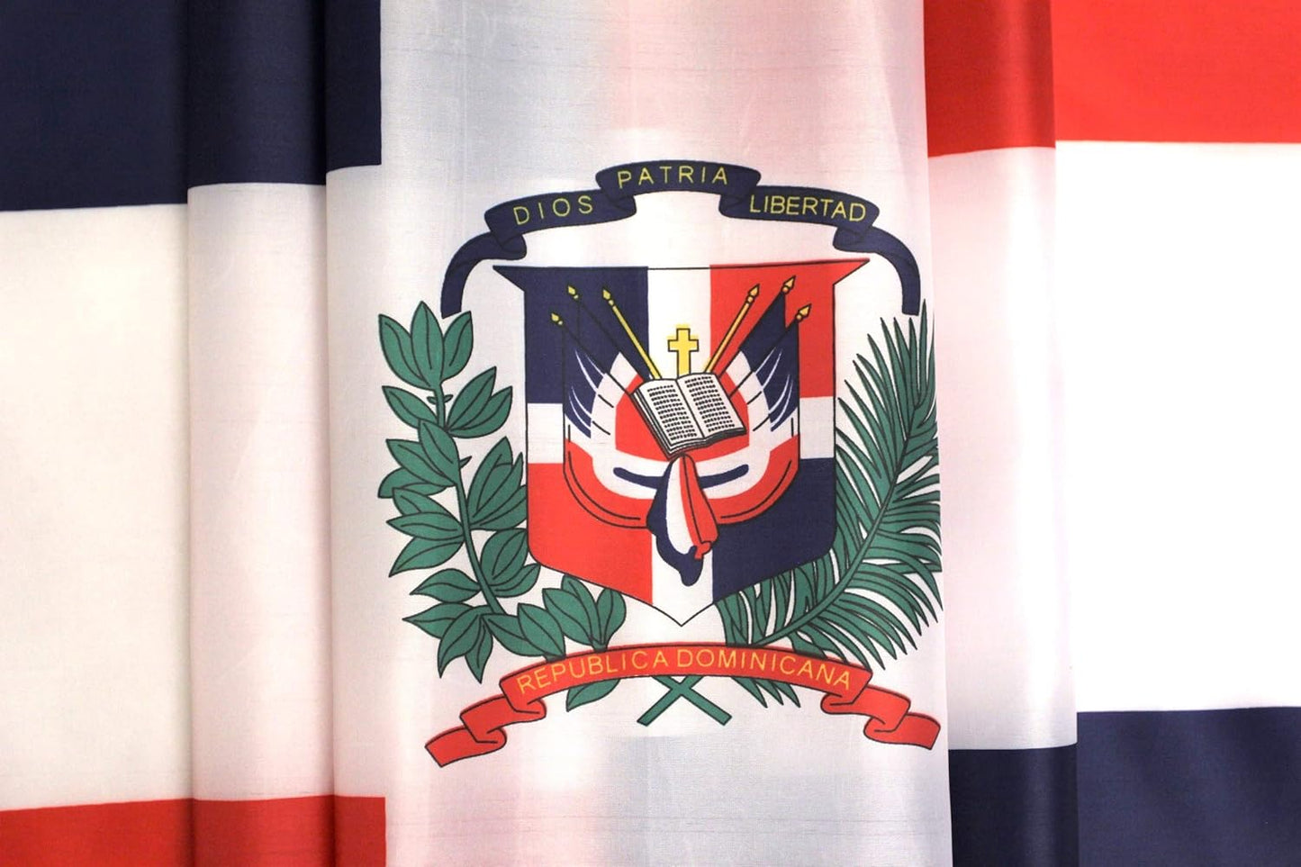 Bandera de República Dominicana 3x5 Pies – Calidad Premium para Exteriores e Interiores | High Supply